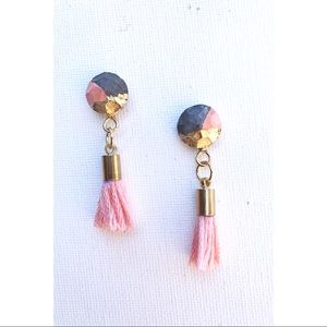 Concrete round tassel earrings (coral)